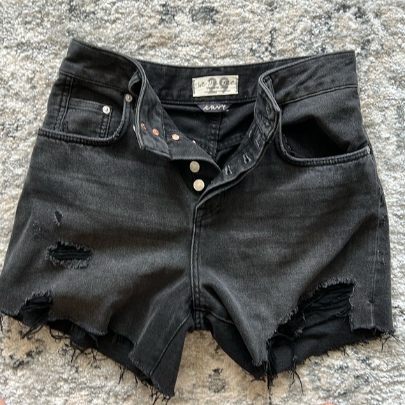 FREE PEOPLE CRVY Breaker High Rise black denim shorts size 29 - Picture 2 of 5